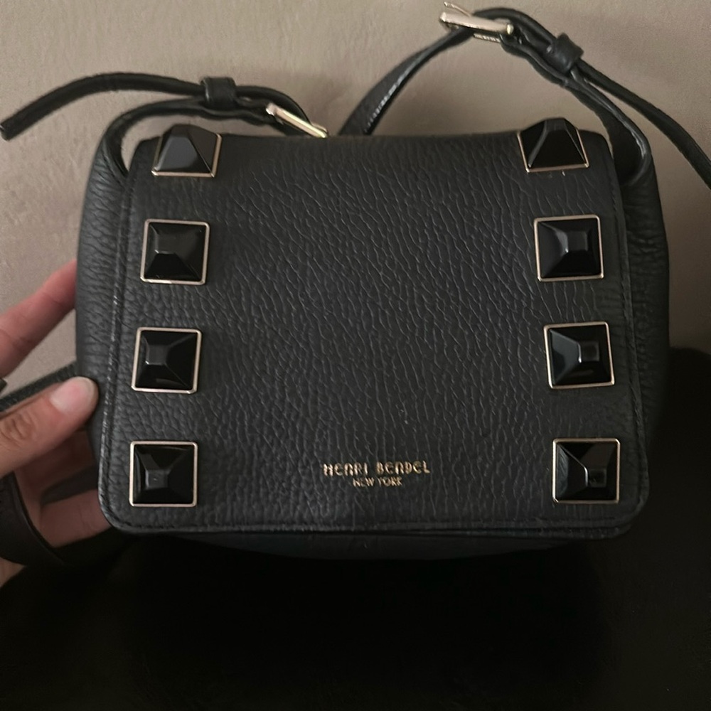 Adorable Henri Bendel Gemstone bag!